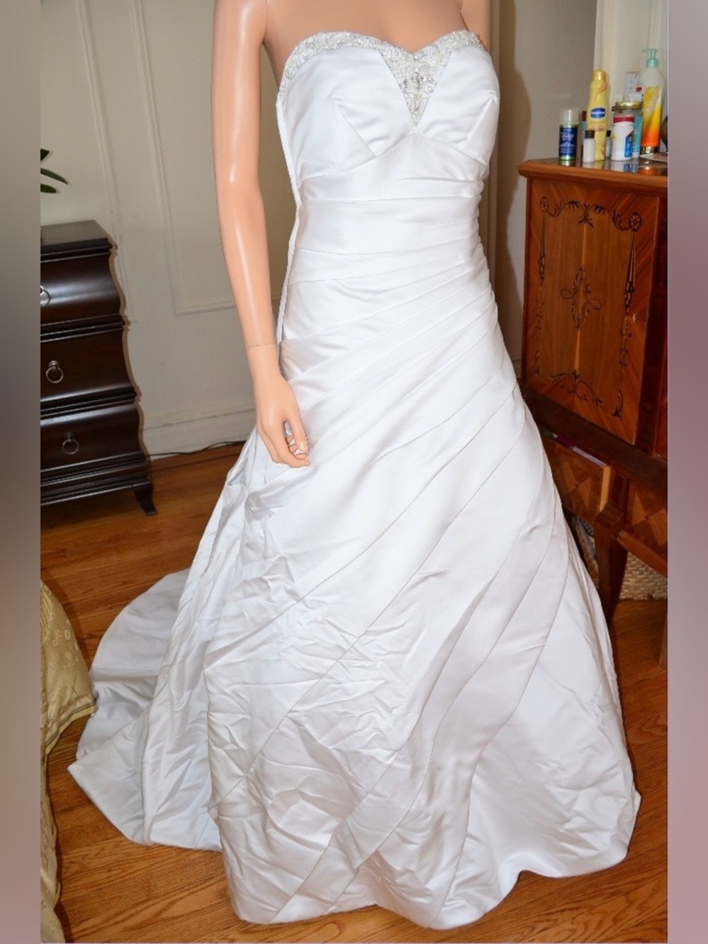 Eden Bridals Ivory Strapless Wedding Gown Size 10 Beaded Sweetheart Neckline - Picture 3 of 16